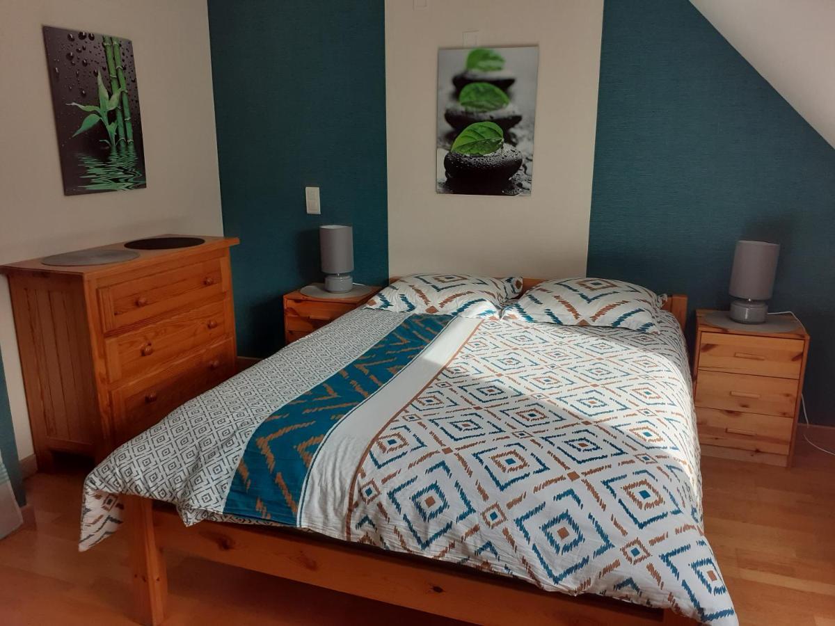 Chambre Au Nuit Etoile Et Jacuzzi Prive Bed & Breakfast Pleuven Екстериор снимка