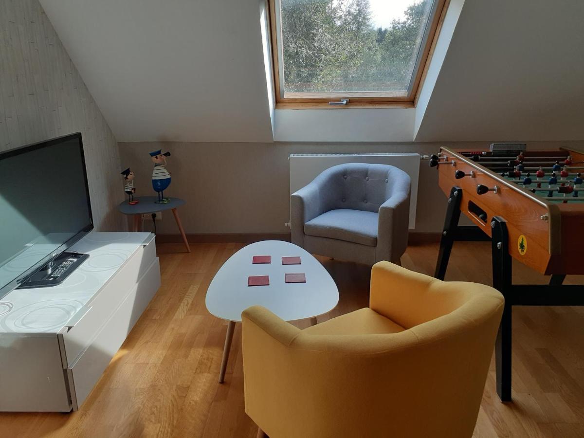 Chambre Au Nuit Etoile Et Jacuzzi Prive Bed & Breakfast Pleuven Екстериор снимка